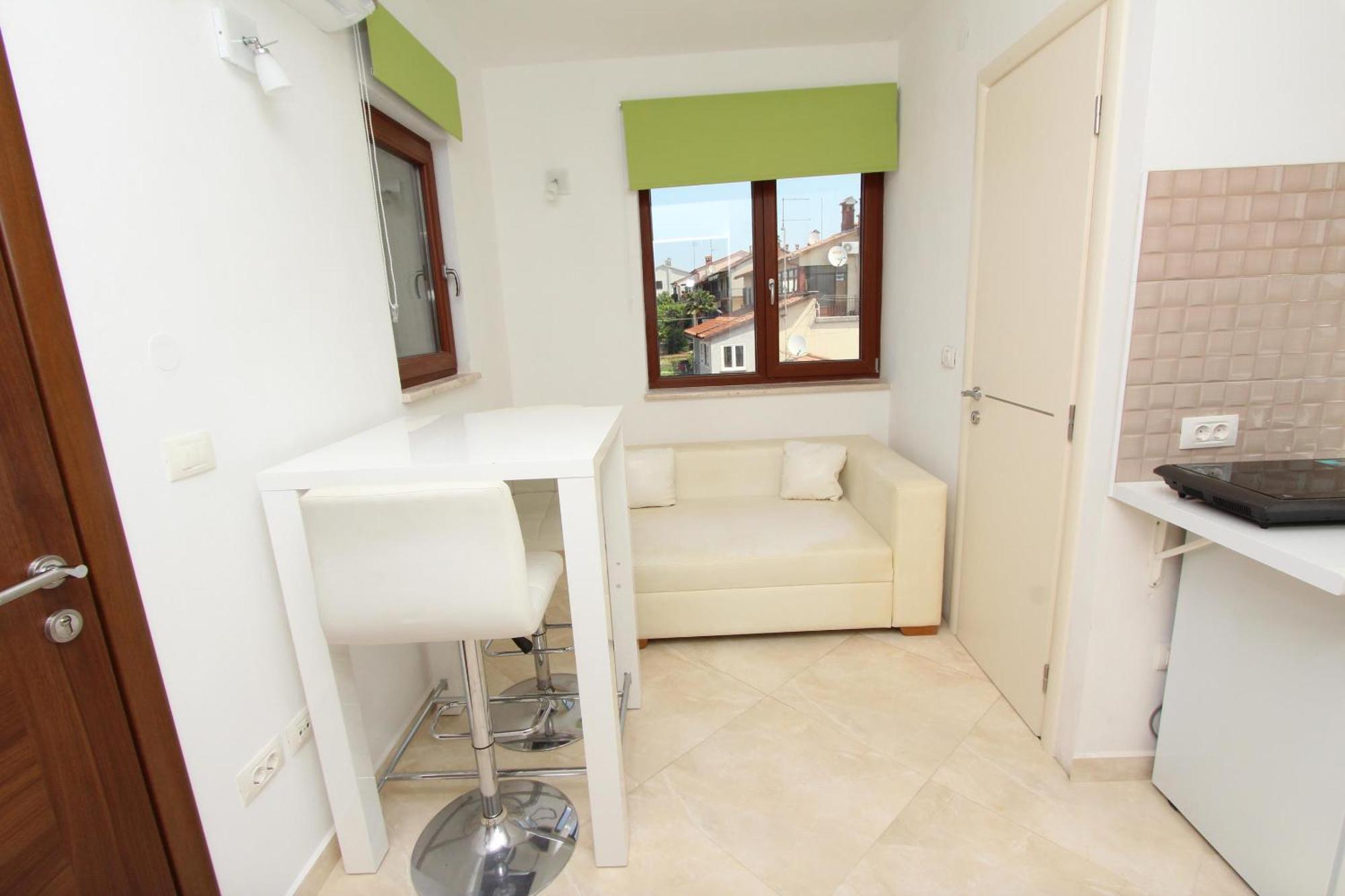 Apartments Horizont Ровин Екстериор снимка