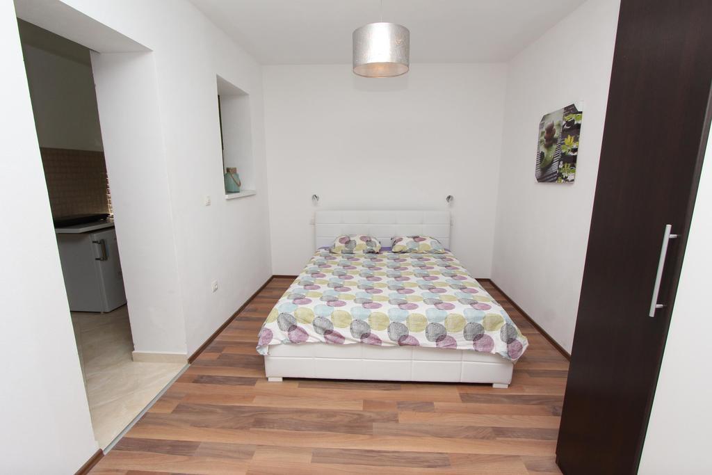 Apartments Horizont Ровин Екстериор снимка