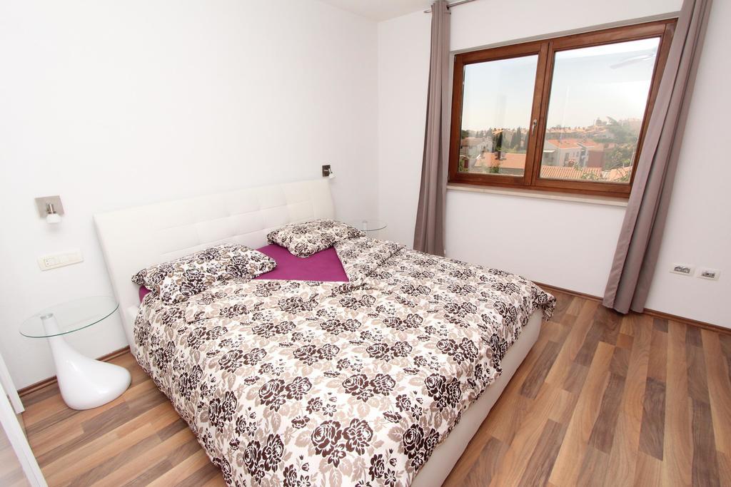 Apartments Horizont Ровин Екстериор снимка