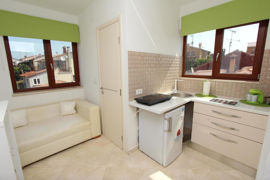 Apartments Horizont Ровин Екстериор снимка