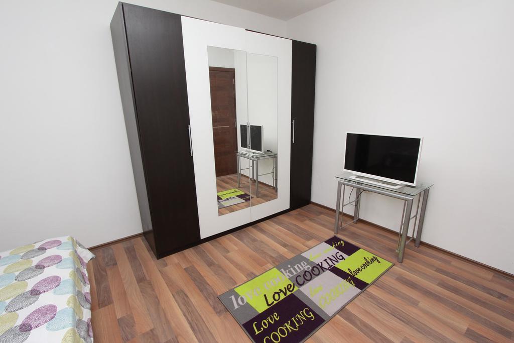 Apartments Horizont Ровин Екстериор снимка